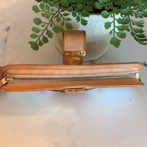 Louis Vuitton White Multicolore Shirley Clutch - Picture 5 of 14
